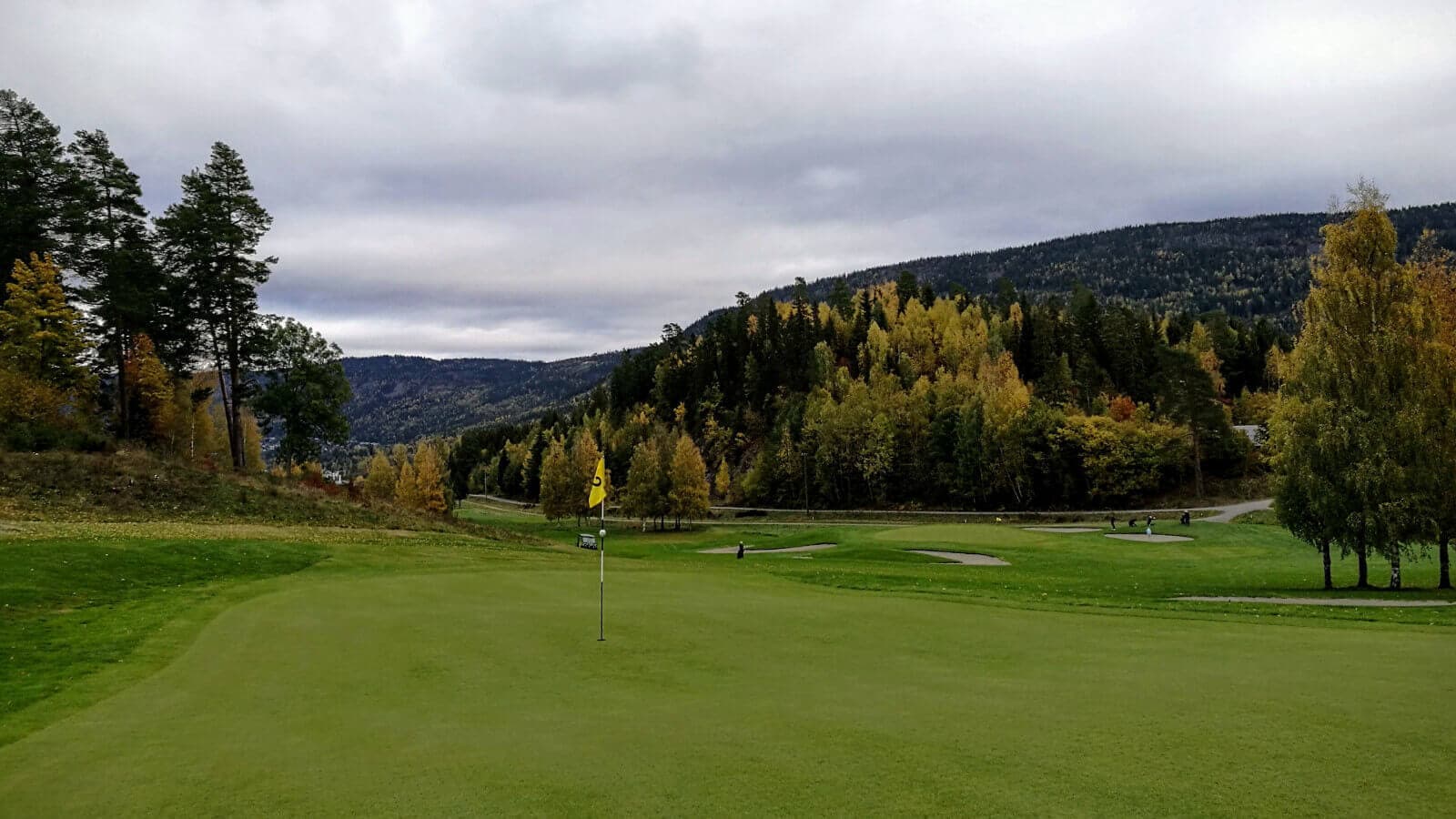 Finnes det noe bedre enn høstgolf på en deilig bane?