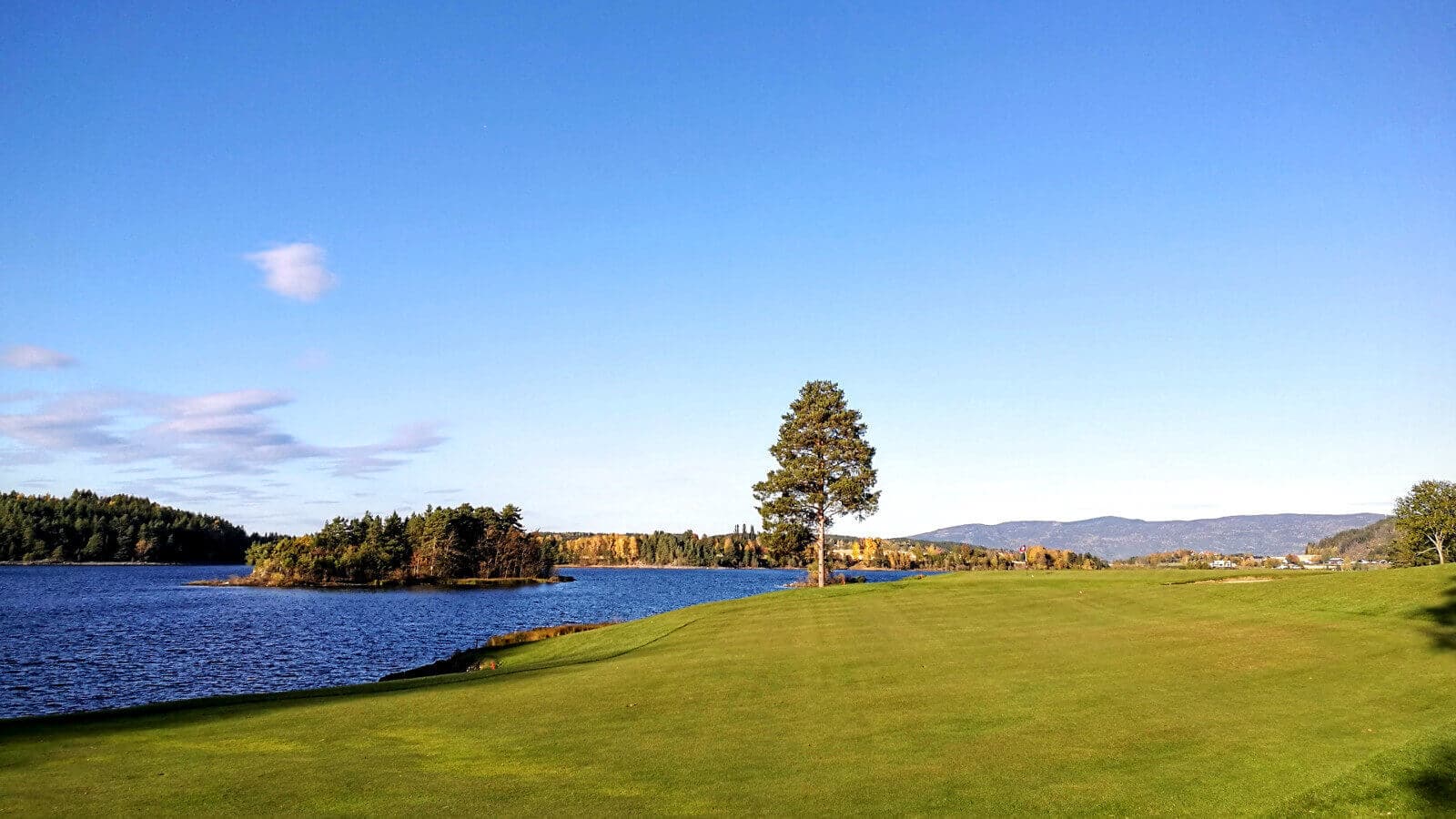 Finnes det noe bedre enn høstgolf på en deilig bane?