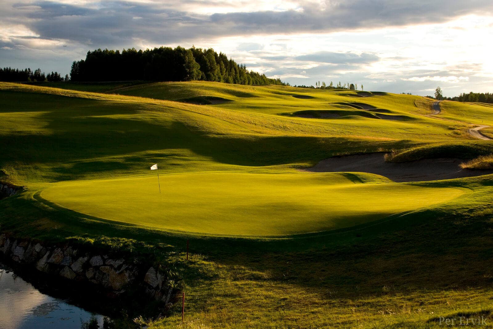 Fotograf Per Ervik gir tips til golfbanefotografering